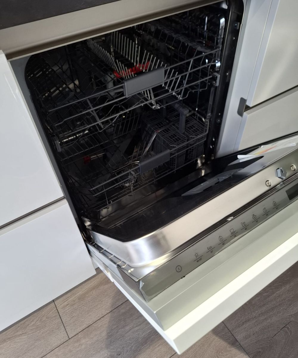 Design Keuken Wit met Eiland en Ingebouwde Apparatuur (Demomodel) - Afbeelding 8